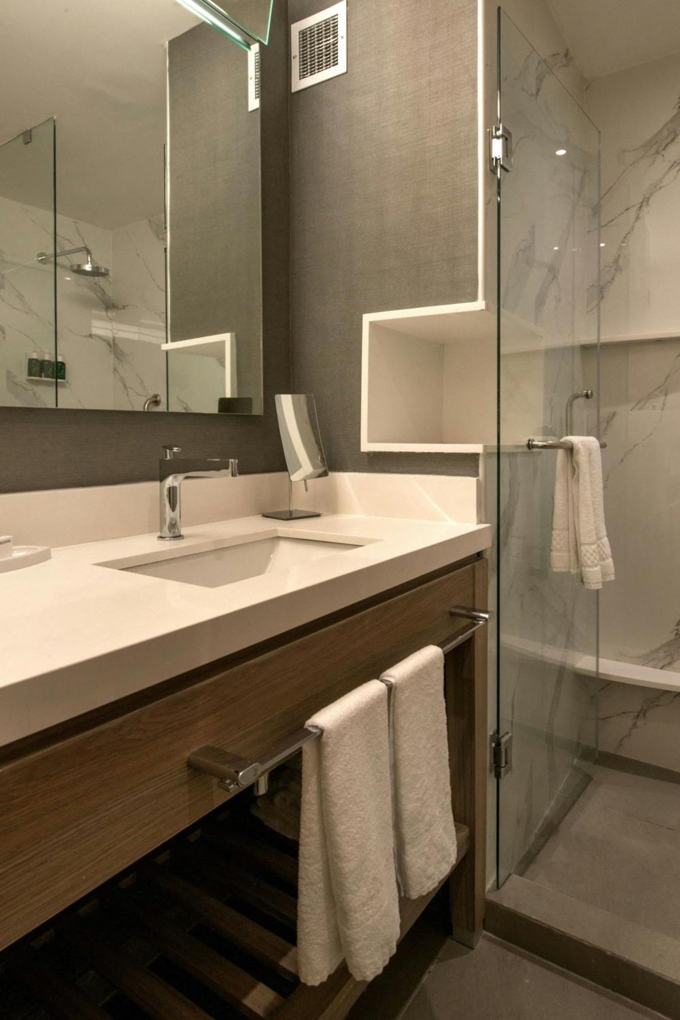 Courtyard By Marriott San Luis Potosi, Los Lagos Eksteriør bilde