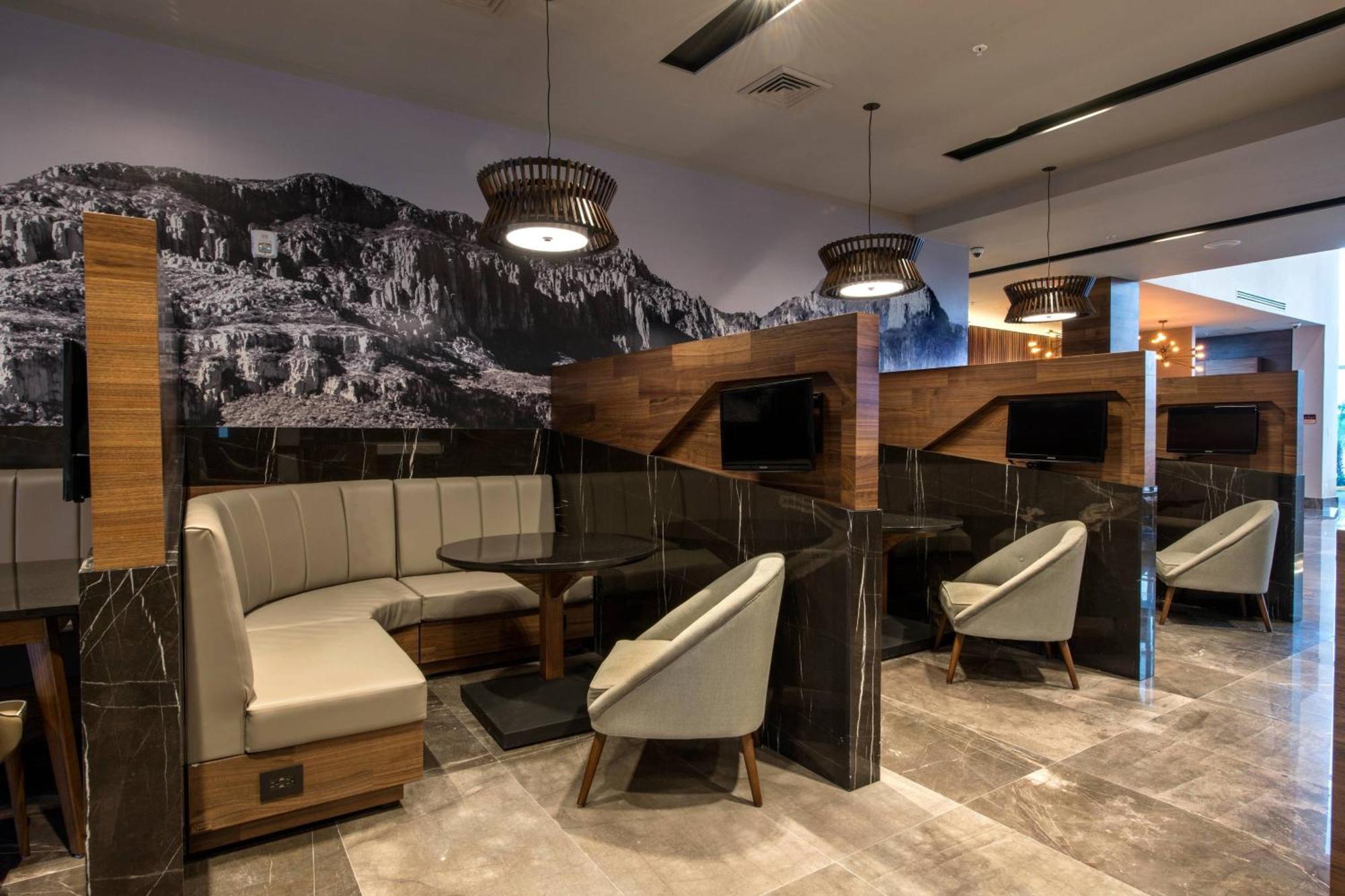 Courtyard By Marriott San Luis Potosi, Los Lagos Eksteriør bilde