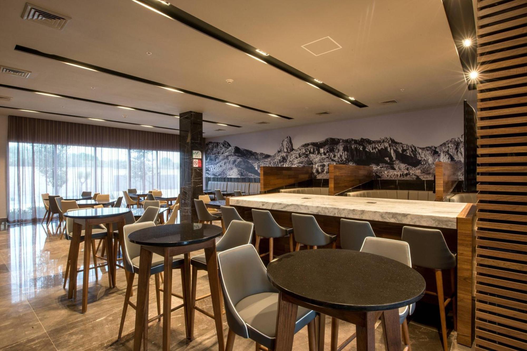 Courtyard By Marriott San Luis Potosi, Los Lagos Eksteriør bilde