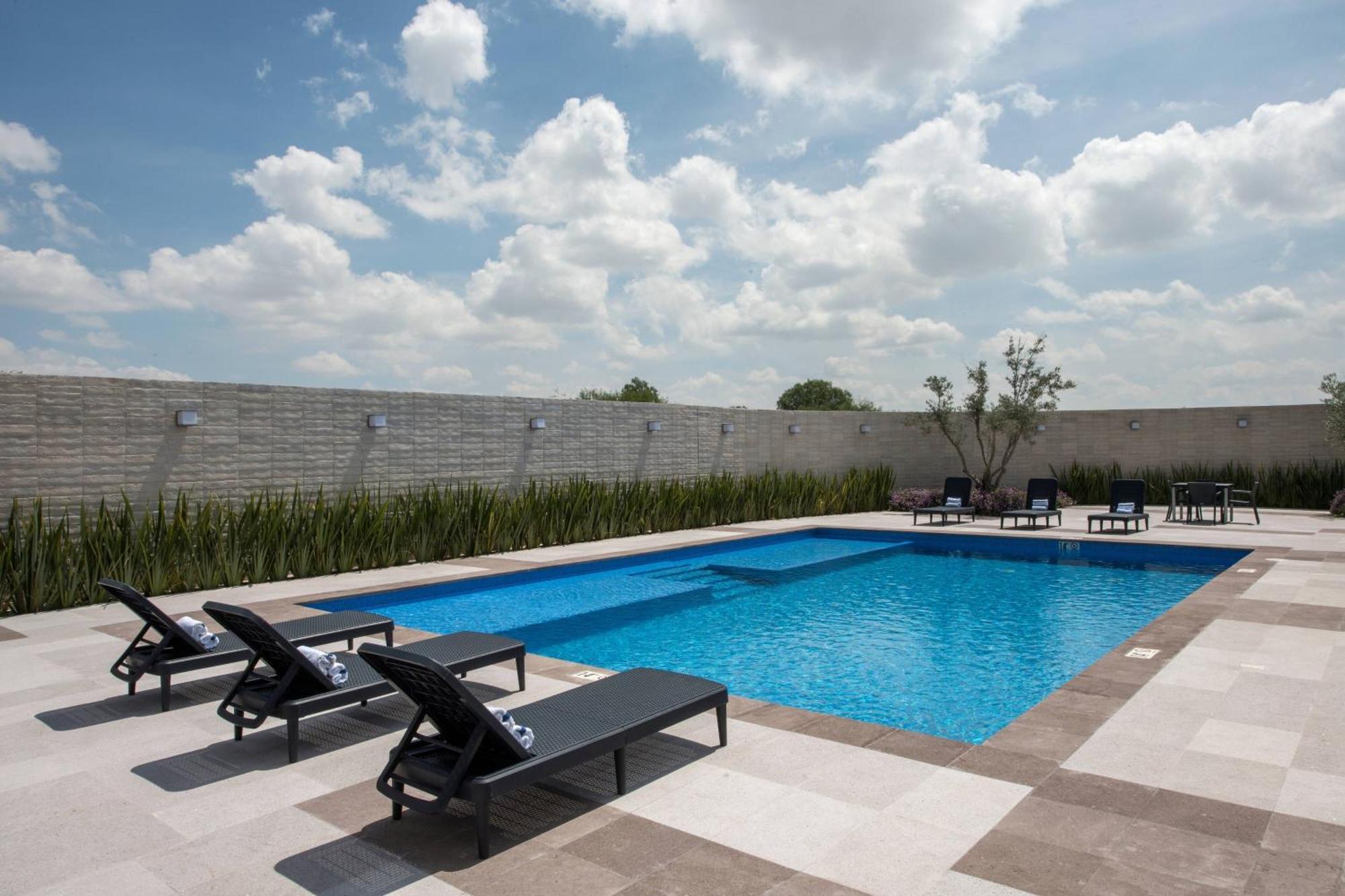 Courtyard By Marriott San Luis Potosi, Los Lagos Eksteriør bilde