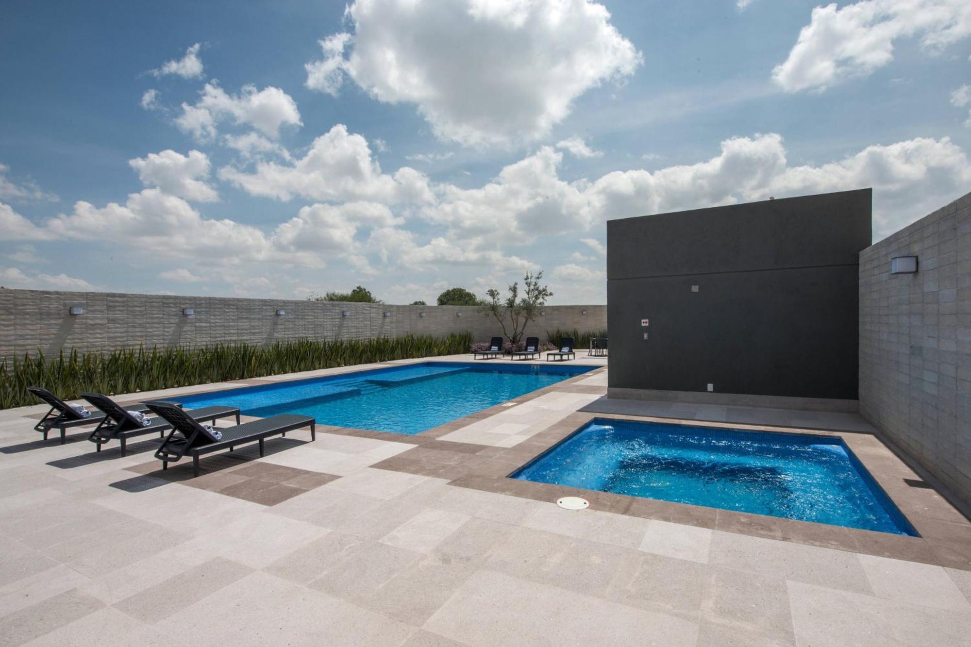Courtyard By Marriott San Luis Potosi, Los Lagos Eksteriør bilde