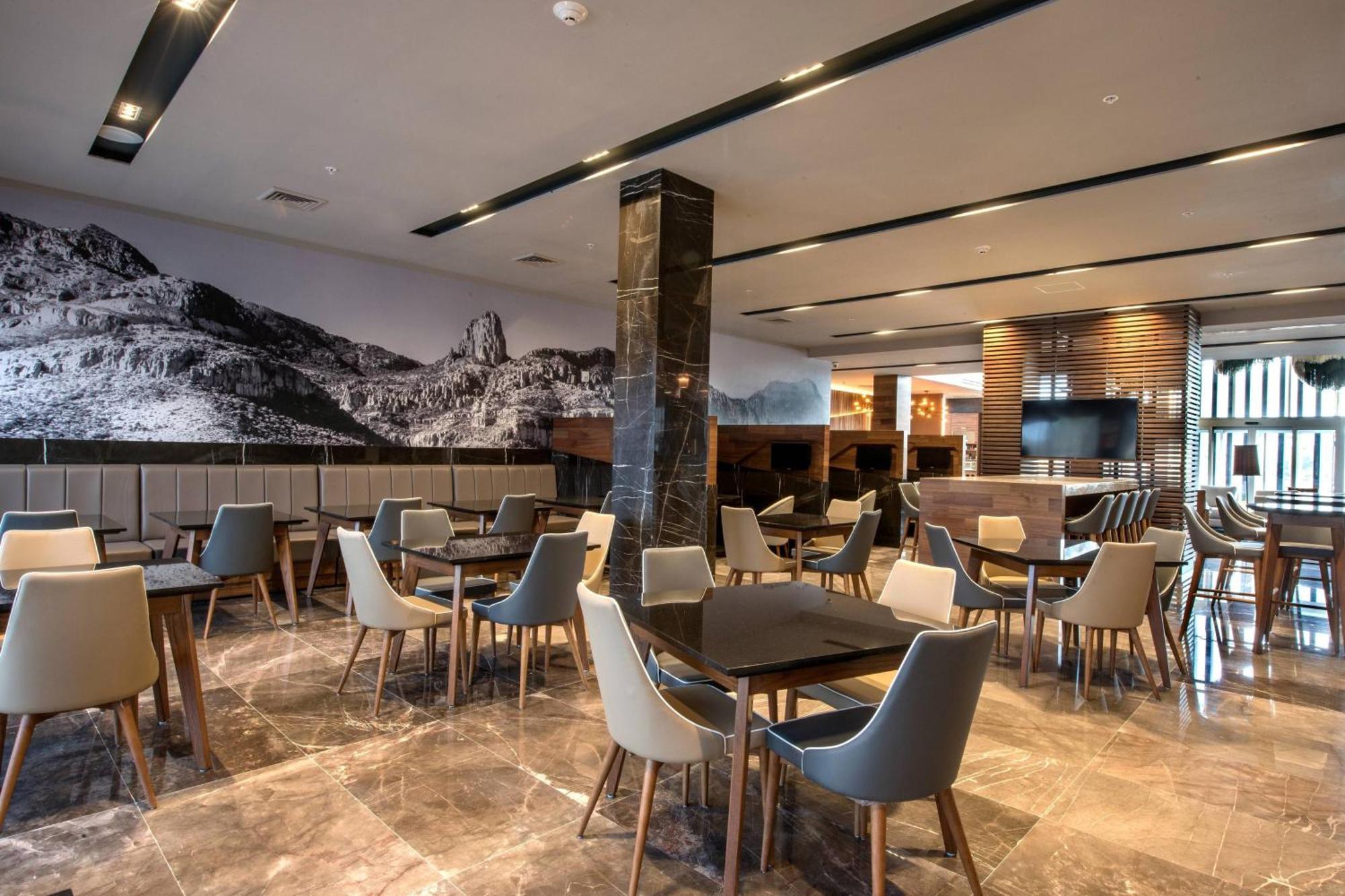 Courtyard By Marriott San Luis Potosi, Los Lagos Eksteriør bilde