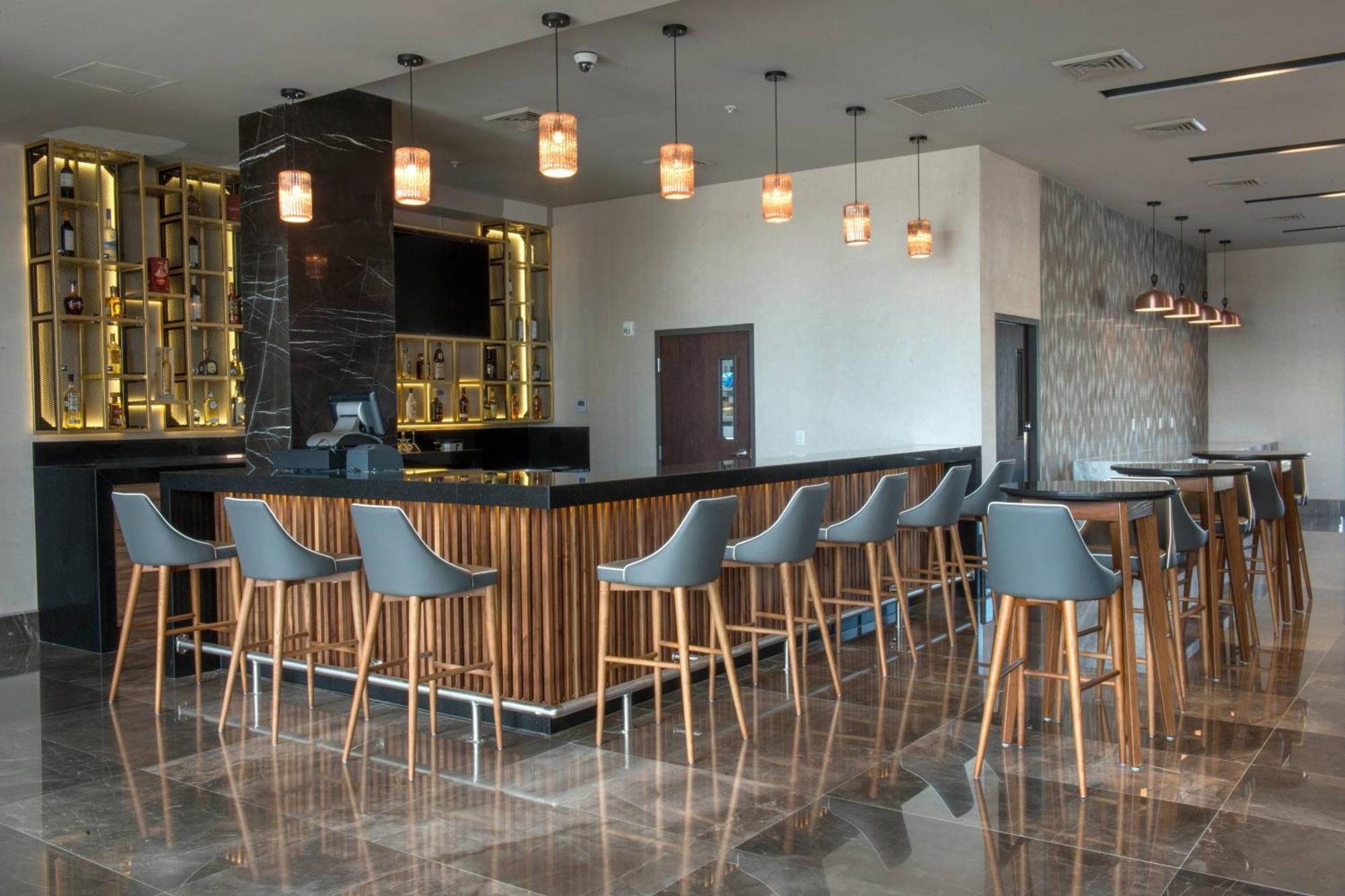 Courtyard By Marriott San Luis Potosi, Los Lagos Eksteriør bilde